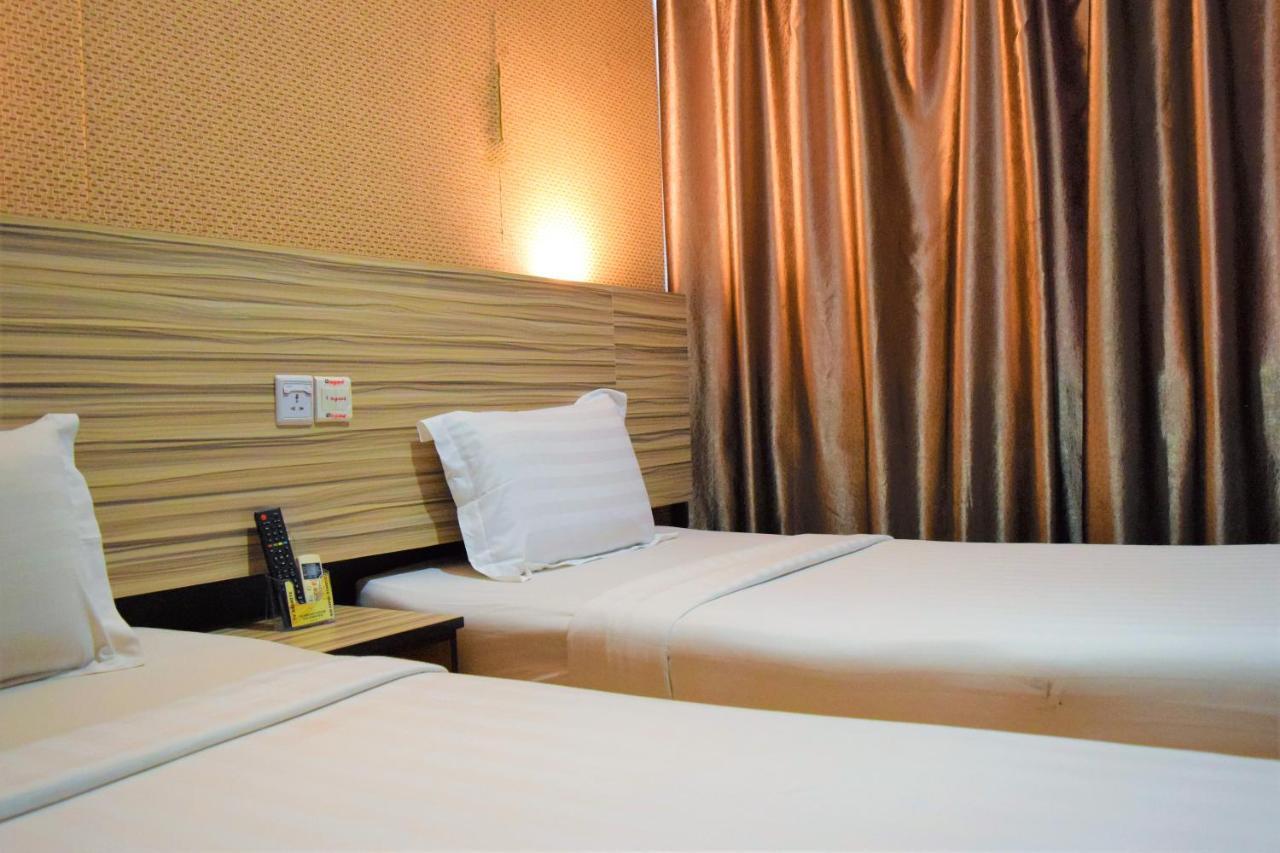 Dj Citi Inn Hotel Kuala Terengganu Exterior photo